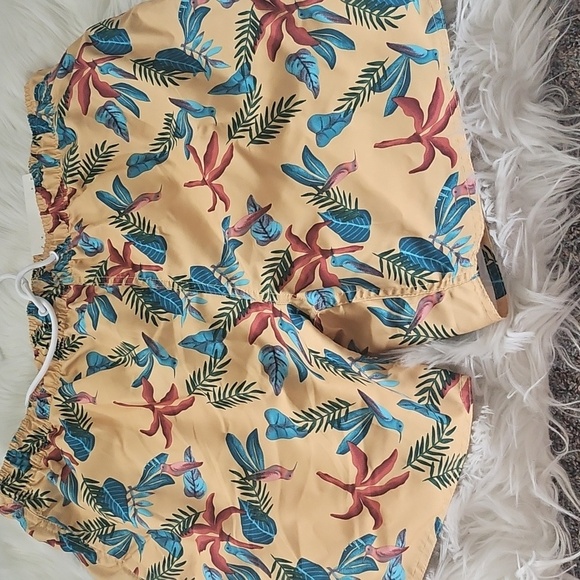 Arizona Tropical Swim Short with 6.5" Inseam NWT - Picture 2 of 8